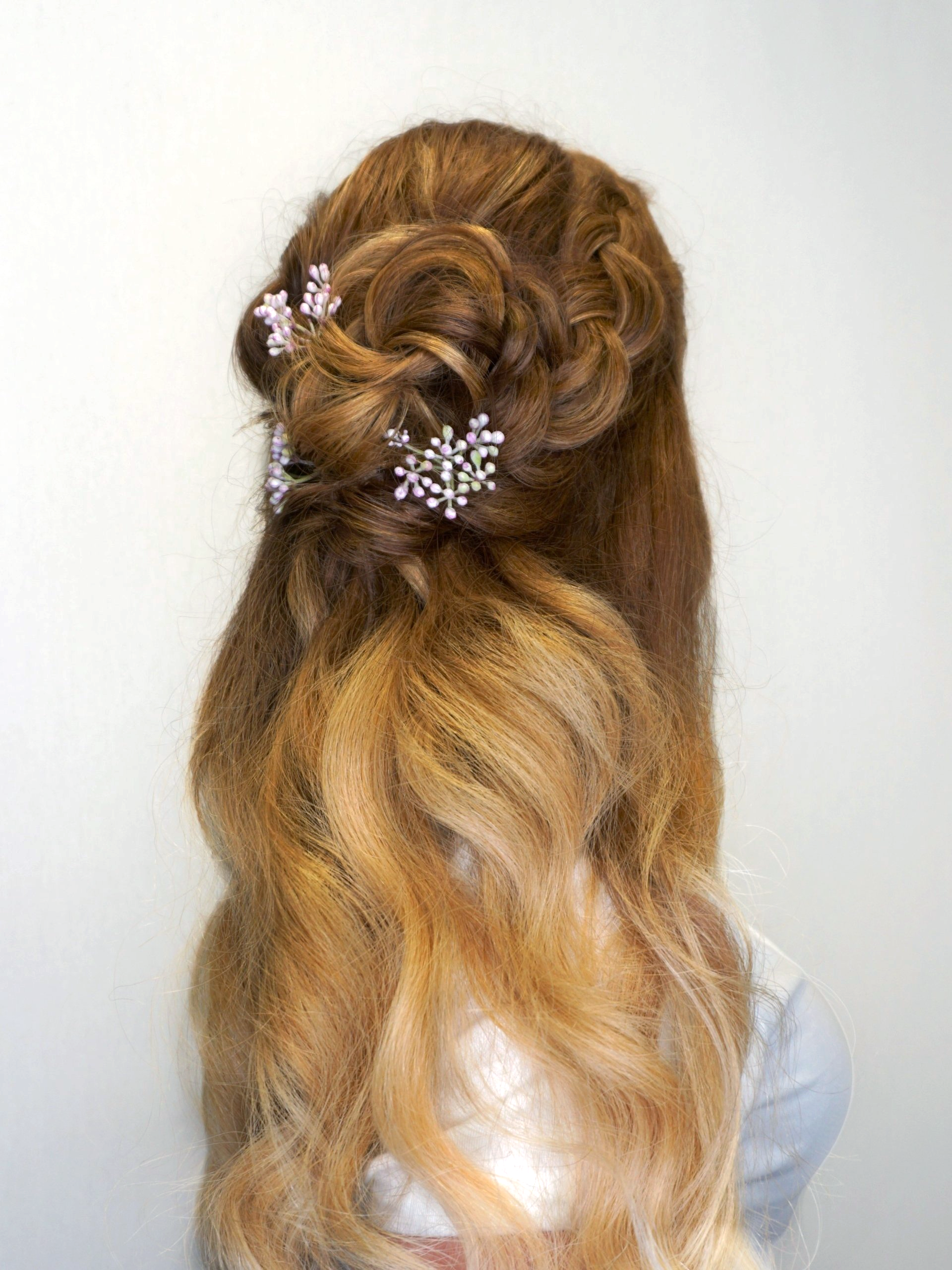 Bruidskapsel met kunstbloemen