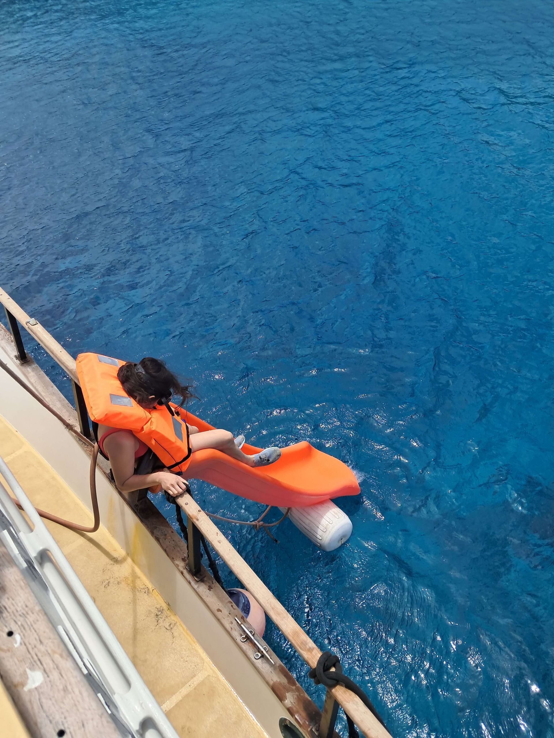 Glijbaan bij Budget Boat Trips Curacao