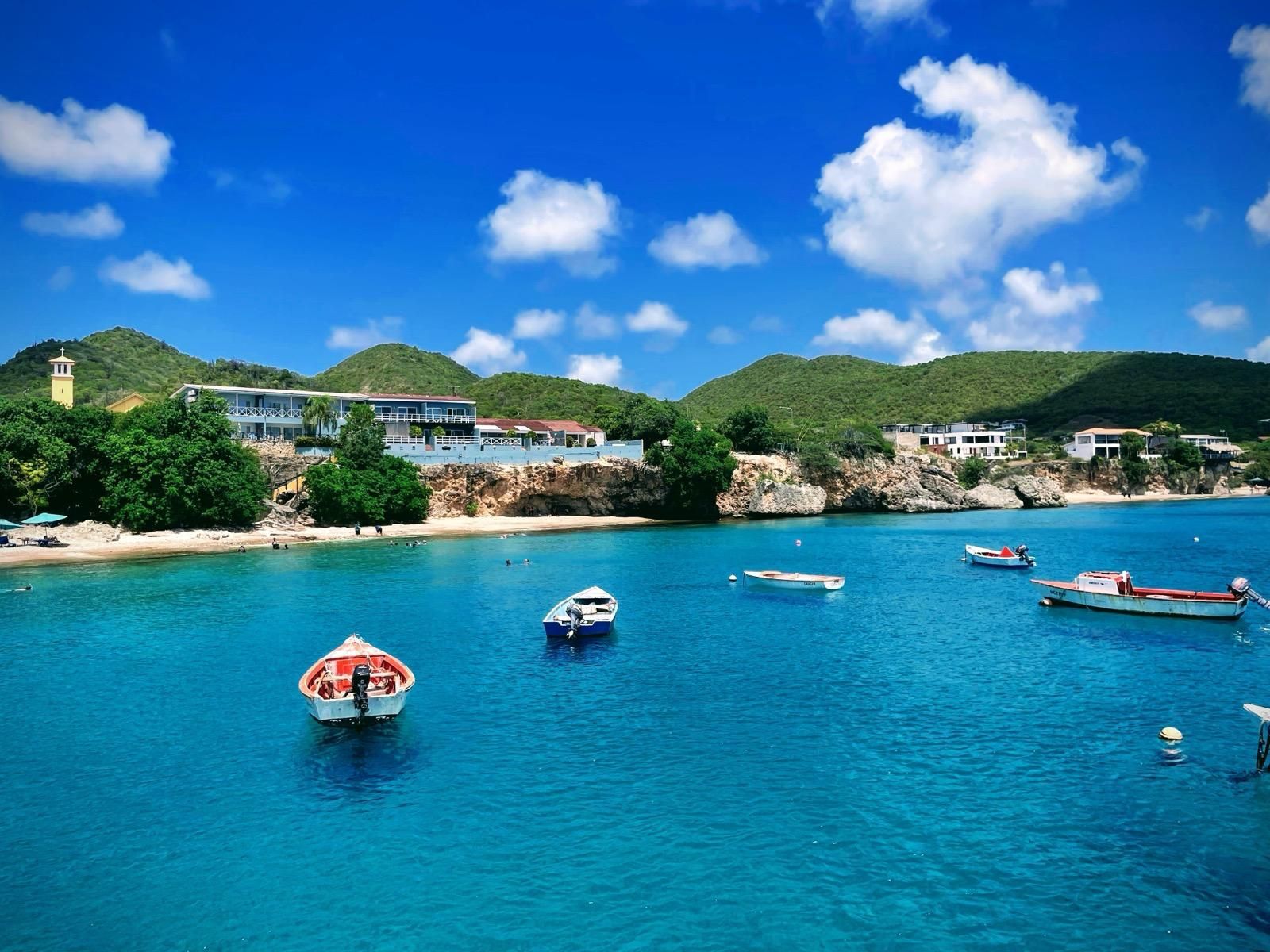 Boottrip Curacao - Lokale vissersboten bij Playa Piskado (Schildpaddenstrand)