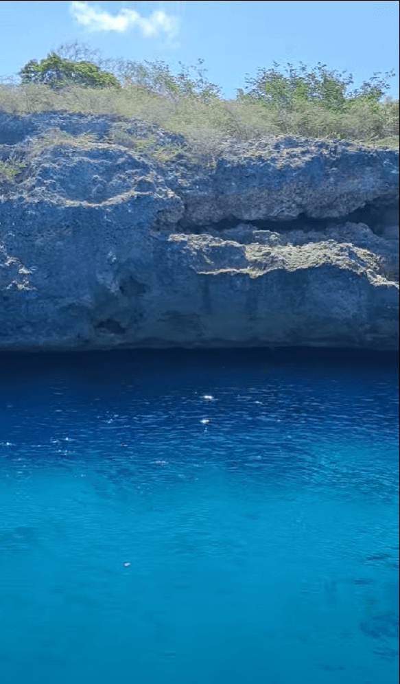 Blue Room Cave in Curacao, boat trip curacao