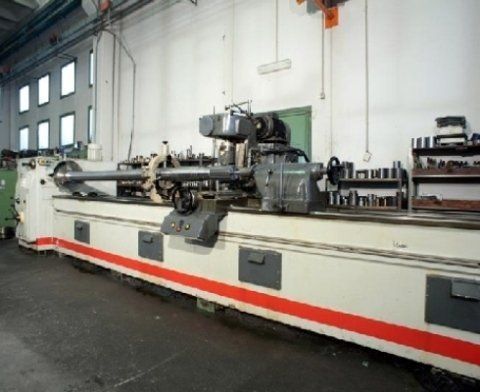 macchina per la lavorazione del metallo