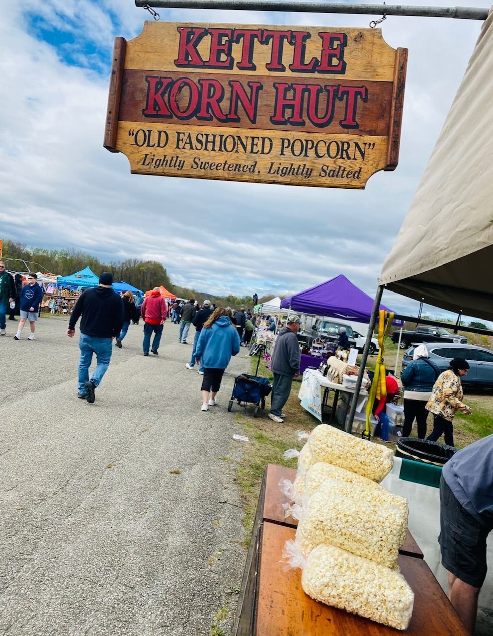 Kettle korn hut sells old fashioned popcorn