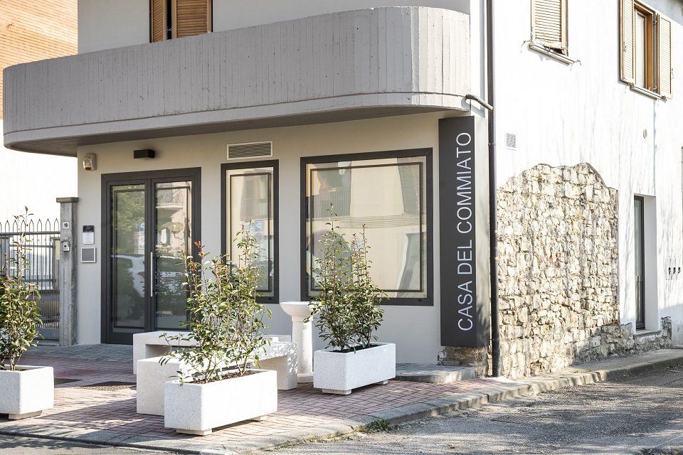 esterno casa del commiato