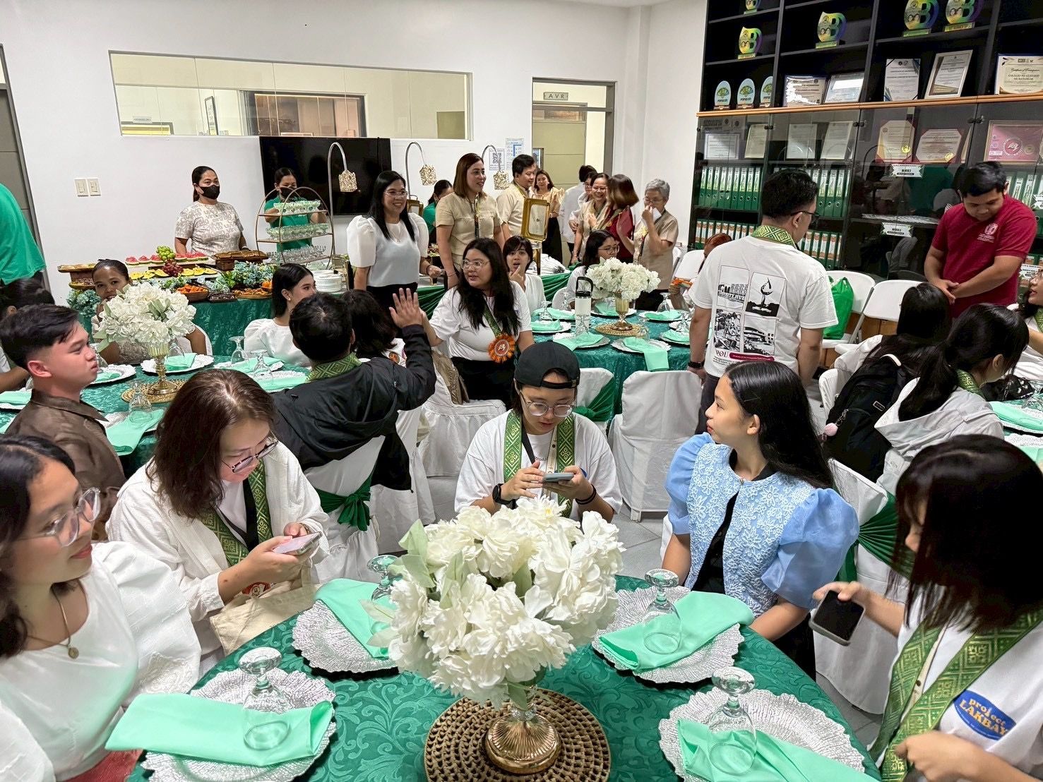 6. 生活福祉與文化交流
我們關注在臺菲律賓朋友的日常需求，透過假日的健康活動、休閒聚會與社群支持，提供一個能夠放鬆、交流與安心的空間。
以飲食、音樂、傳統與生活故事為核心的文化交流活動，讓臺灣與菲律賓的社群之間能互相理解、彼此靠近，共同打造更包容、更溫暖的社會。