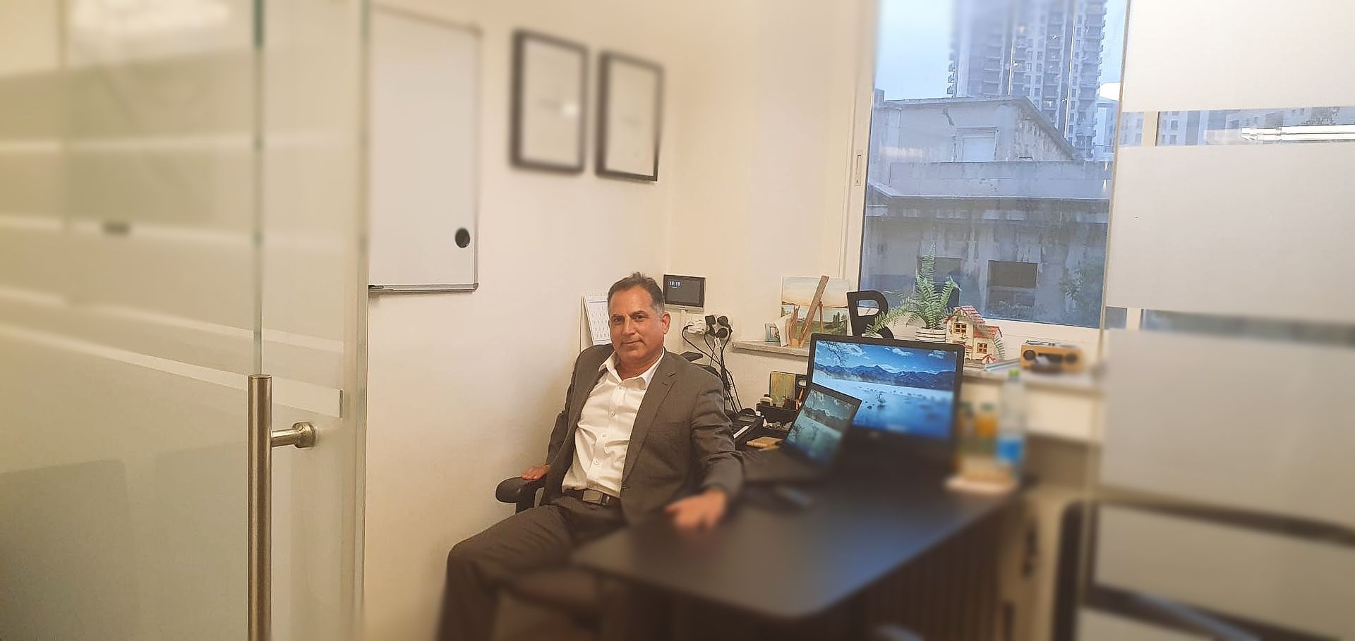 תצלום ב - משרדנו