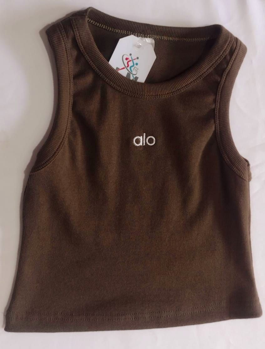 Camisa marrón sin mangas con logo