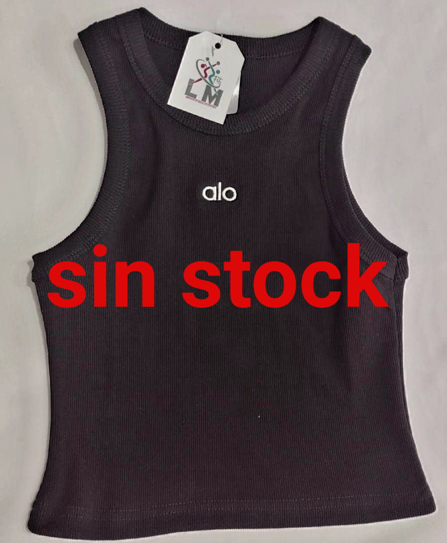 Camiseta sin mangas Alo negra con el logotipo de la marca en el pecho y una etiqueta adjunta.