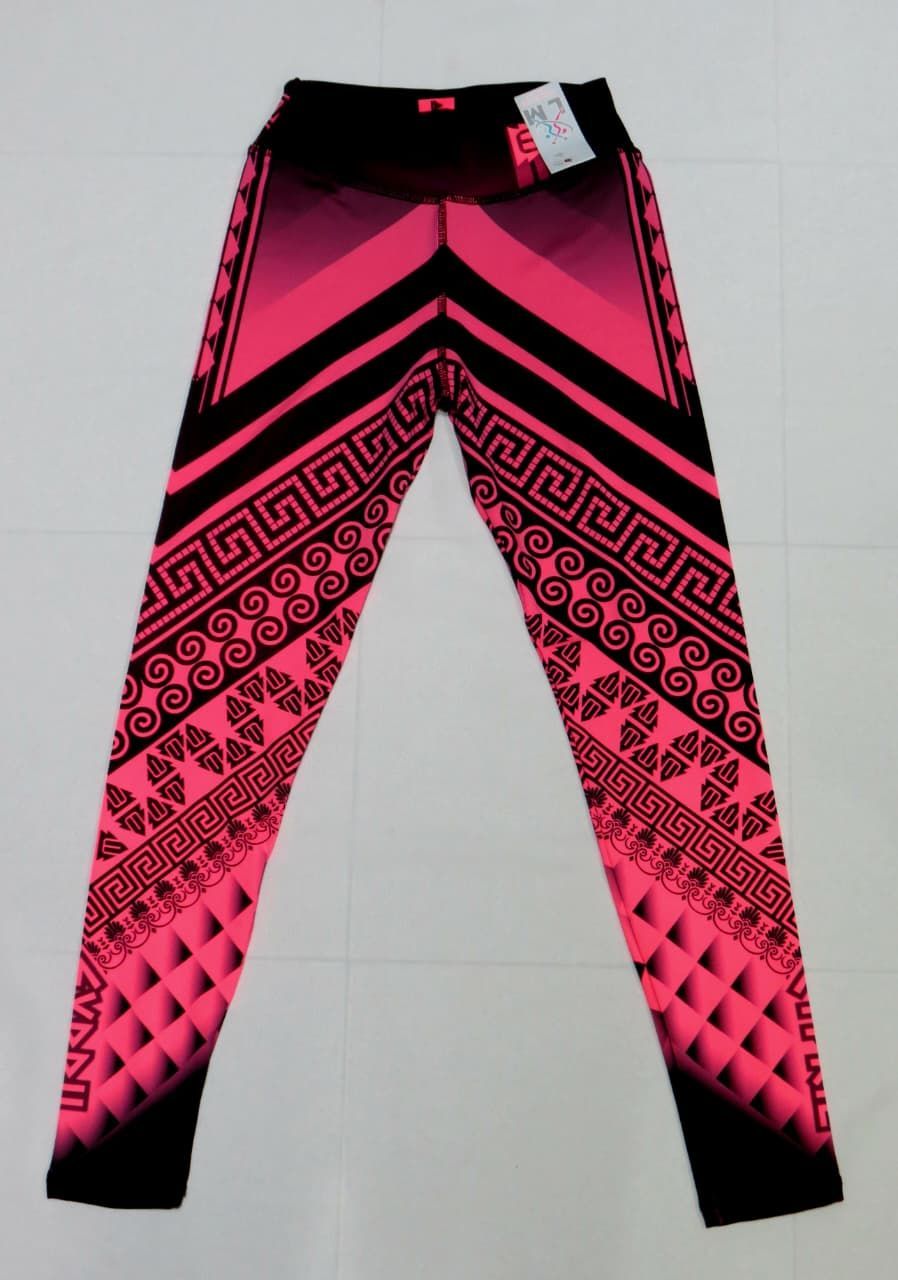 Leggings estampados en color rosa y negro.
