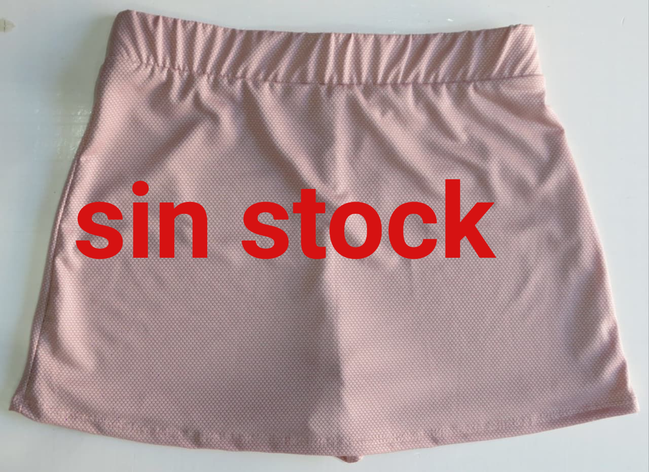 Falda rosa con la palabra 