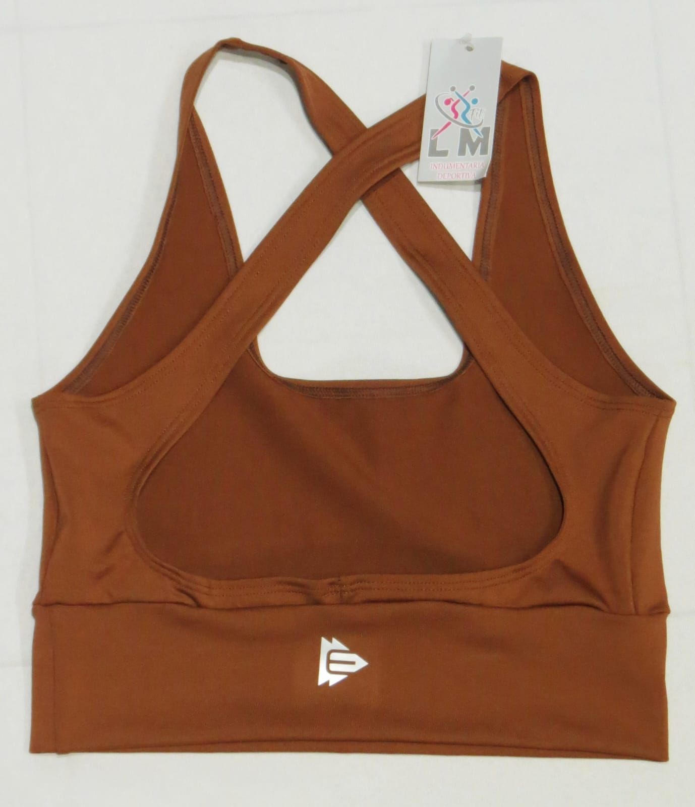 Sujetador deportivo marrón con tirantes cruzados en la espalda
