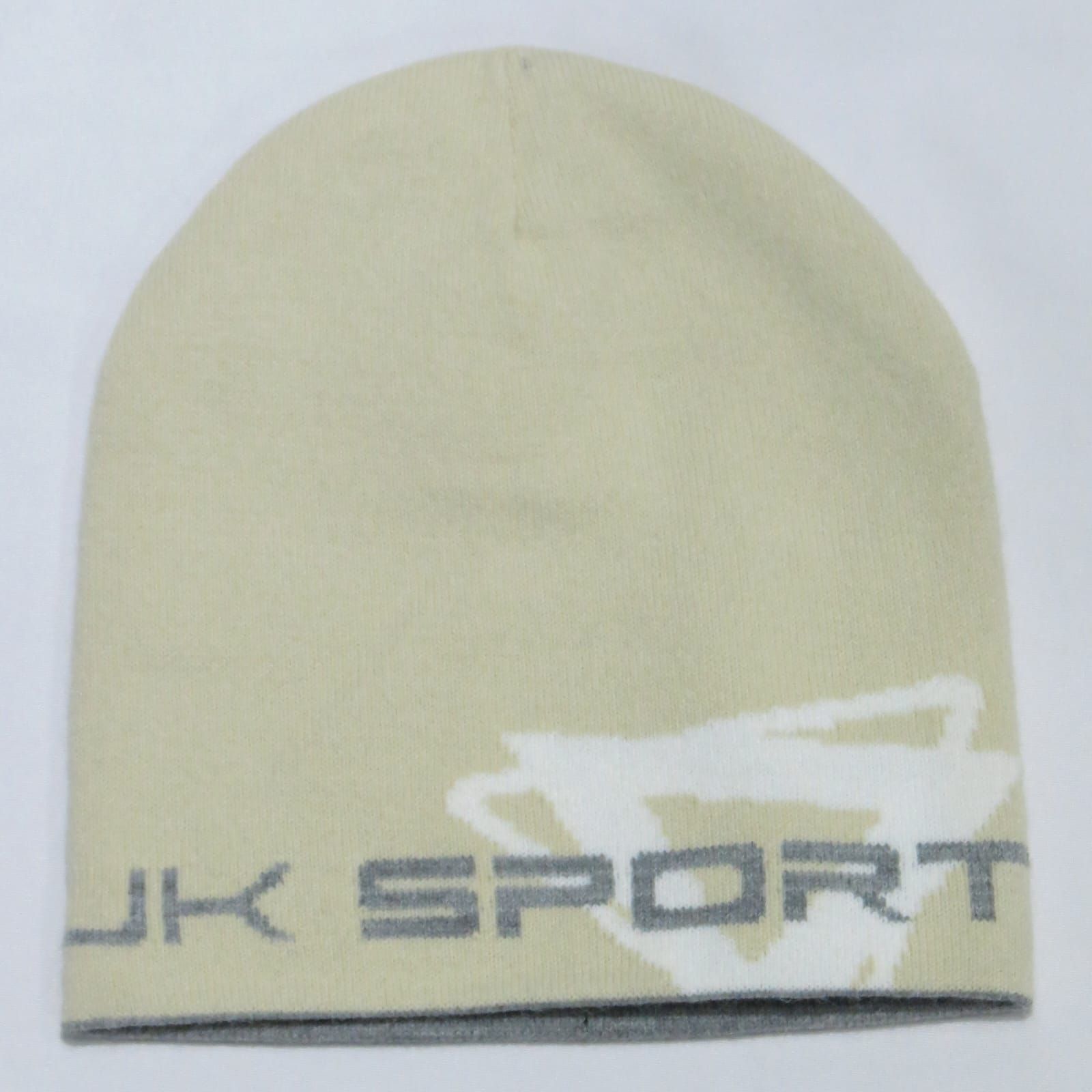 Gorro de color canela con gráfico 