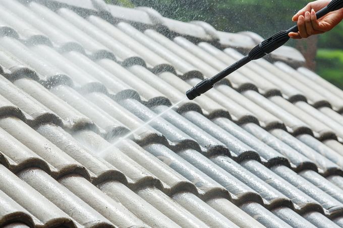 Cleaning Roof With High Pressure Washer