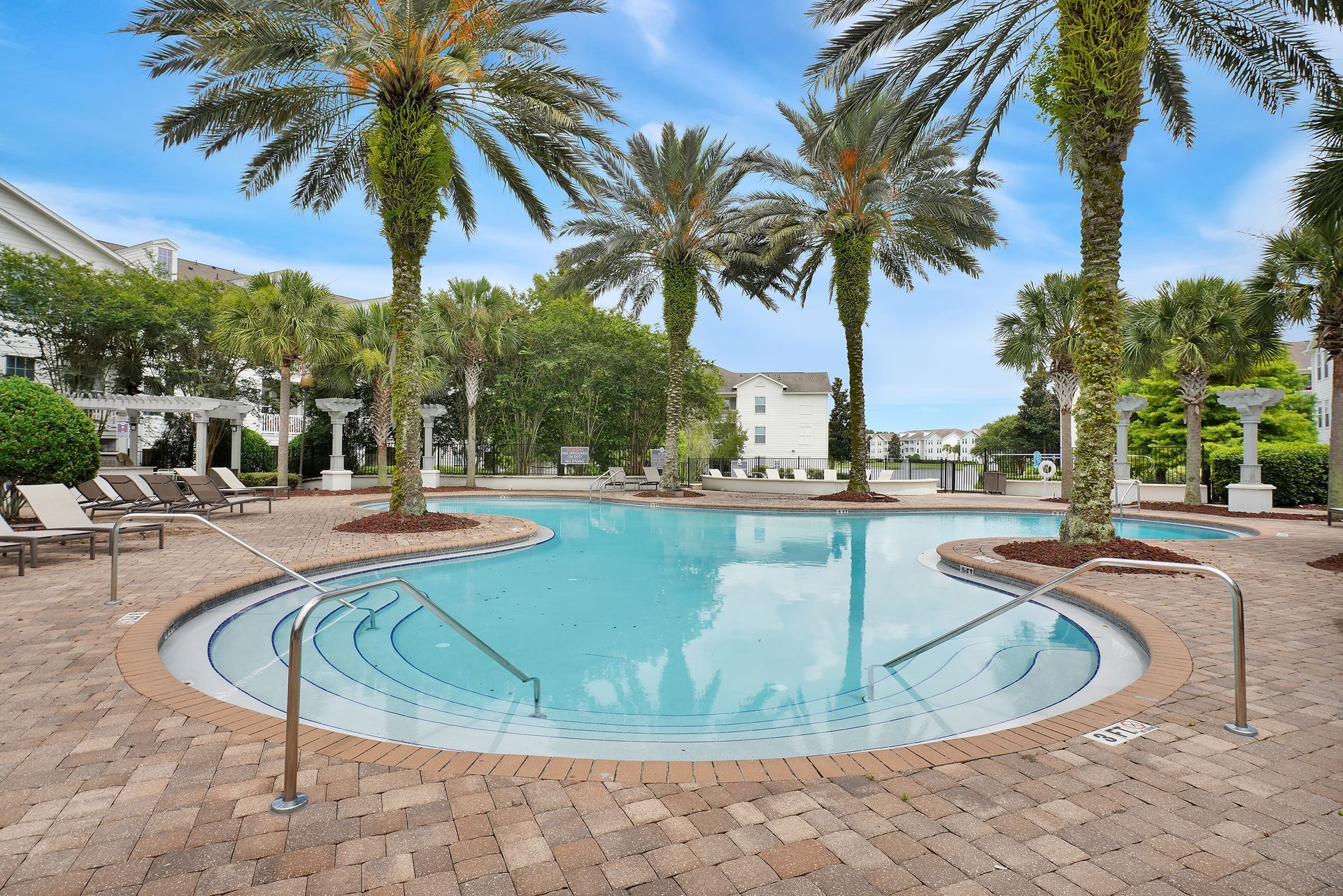 Vinoy at St. Johns exterior hero image - Jacksonville, FL