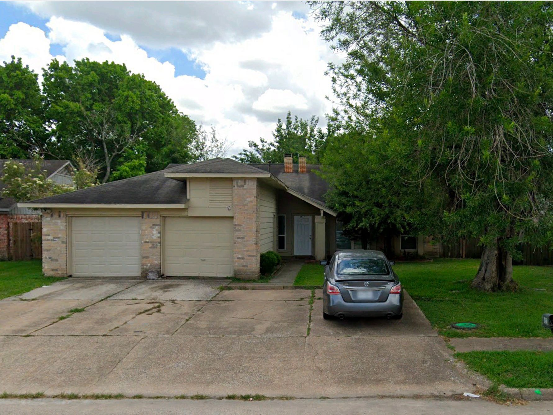 29. Log Hollow dr 6915&6917