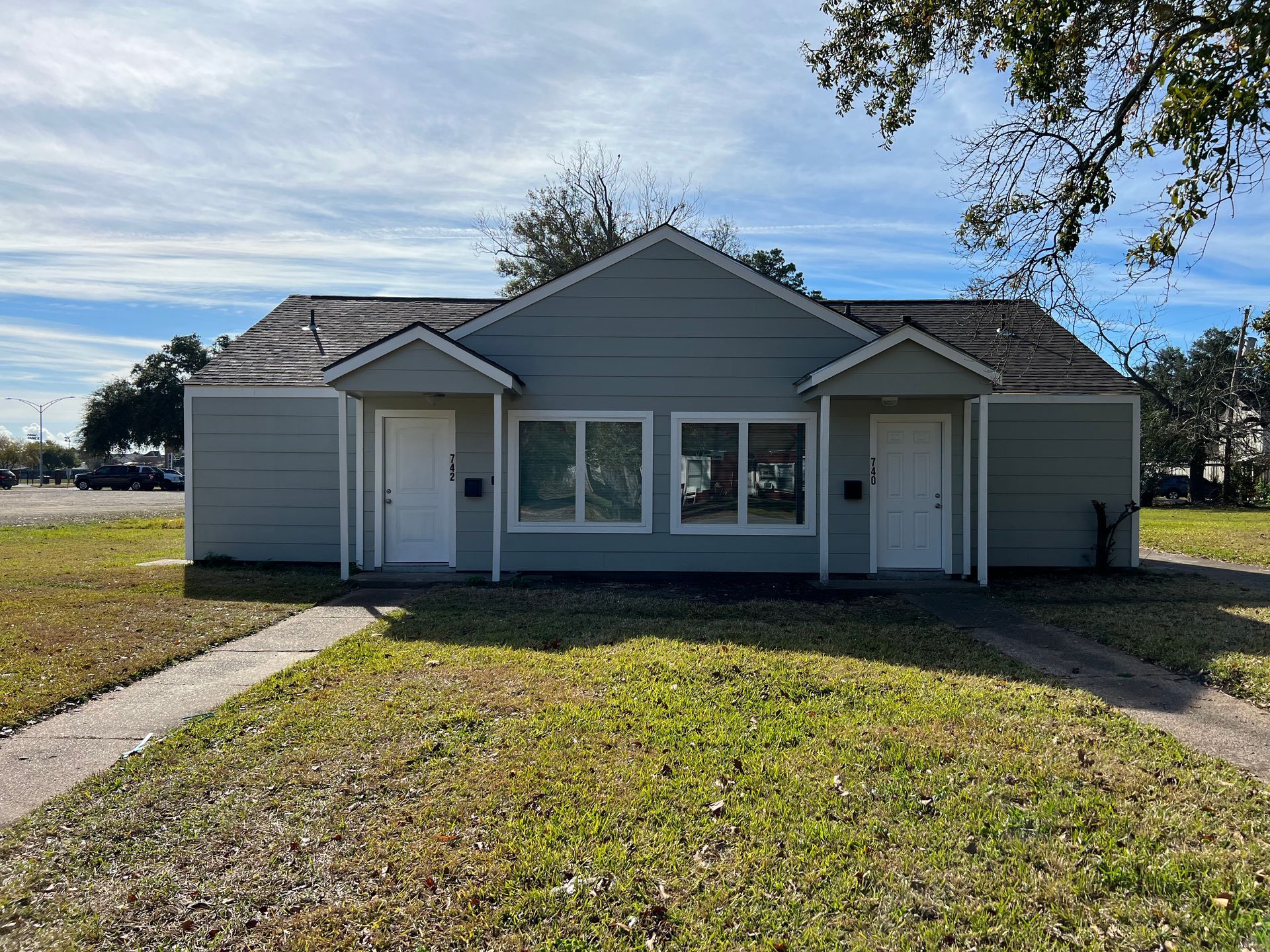 4. E Caston St 740&742