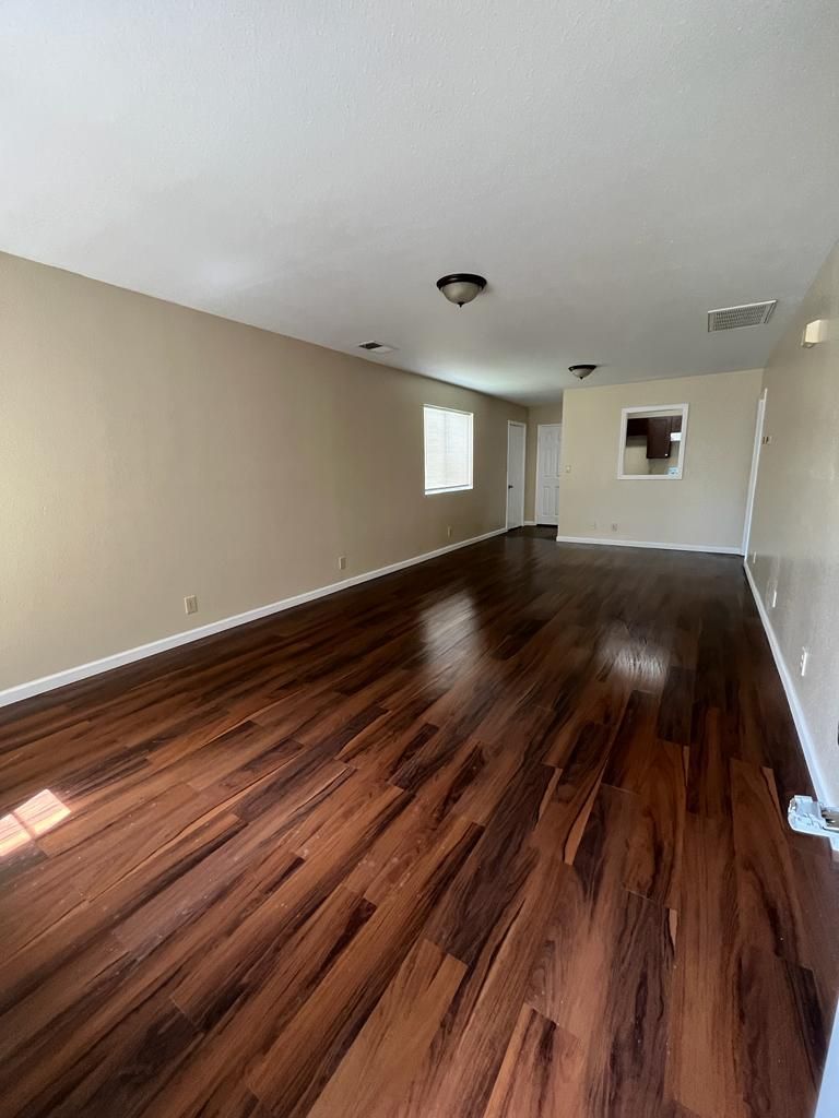 6. Hunters Ln 200&202 Through 225&227