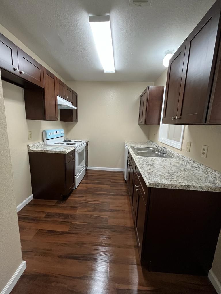 6. Hunters Ln 200&202 Through 225&227