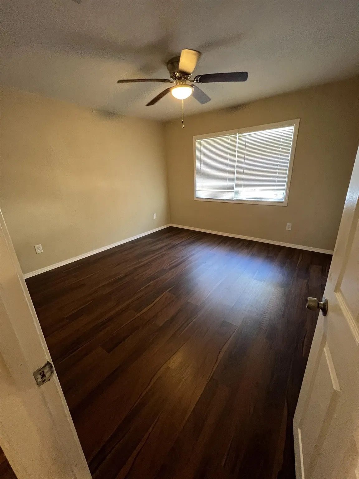 25. E Bolivar St 640