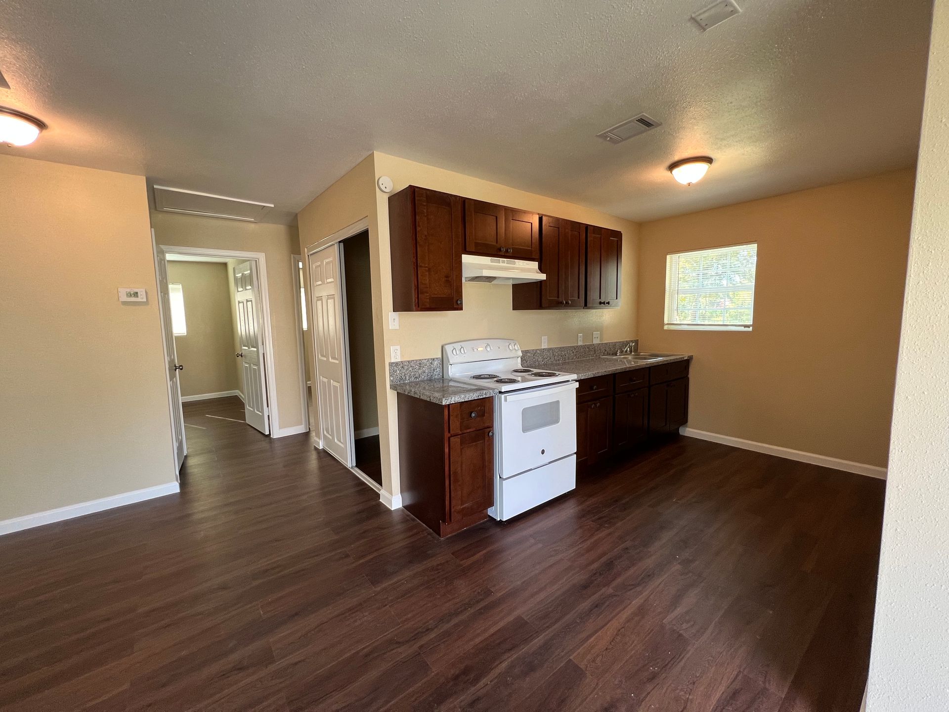 4. E Caston St 740&742