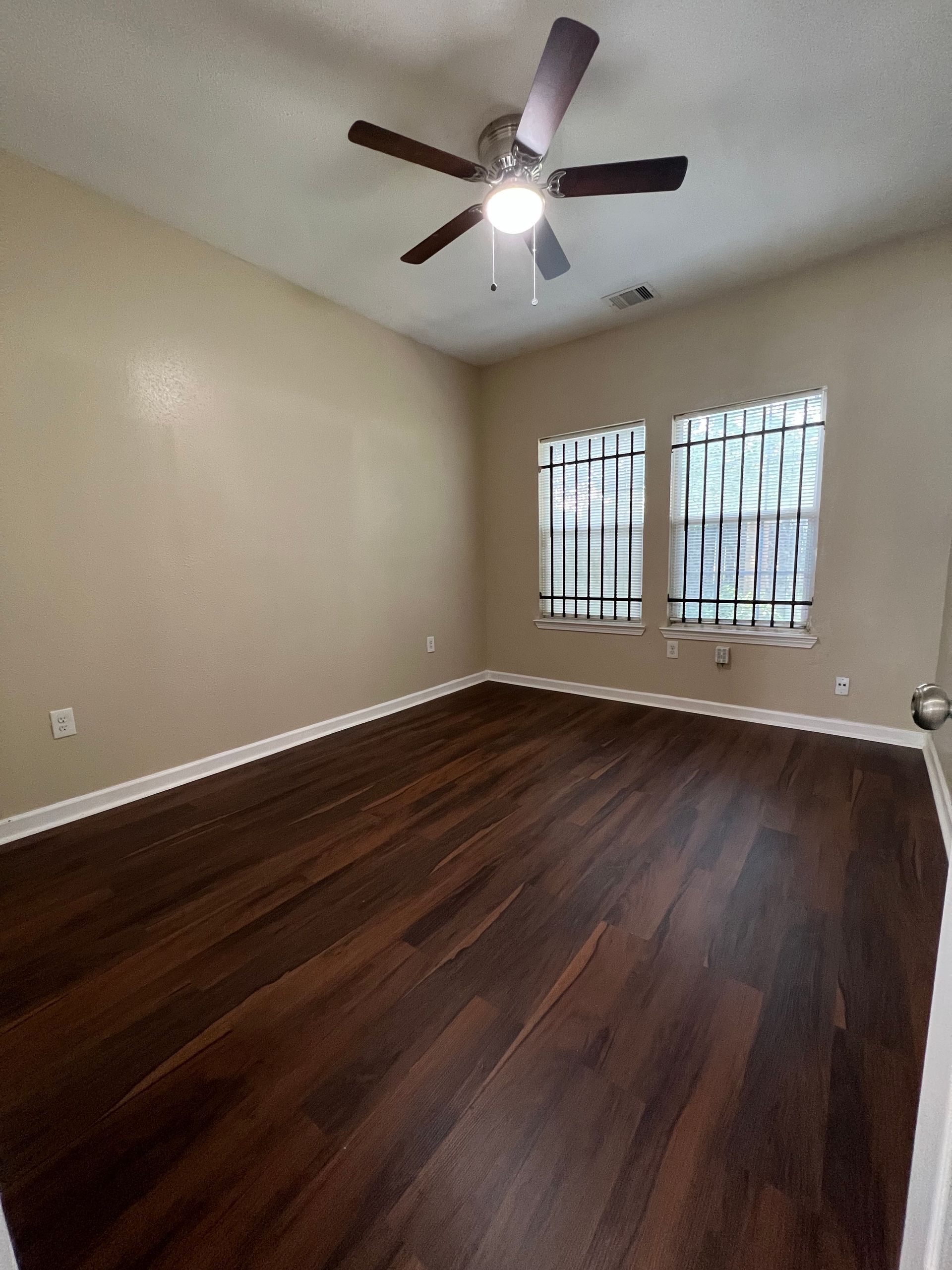 27. Clover St 4727 Through 4735