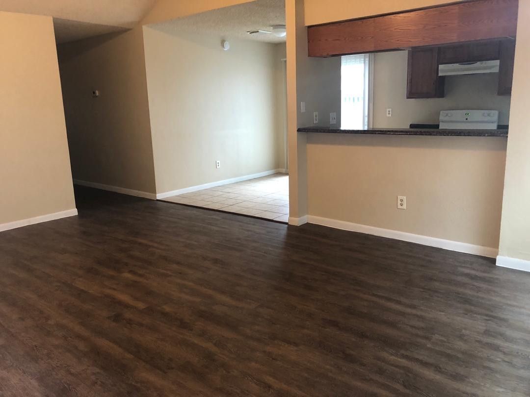 29. Log Hollow dr 6915&6917