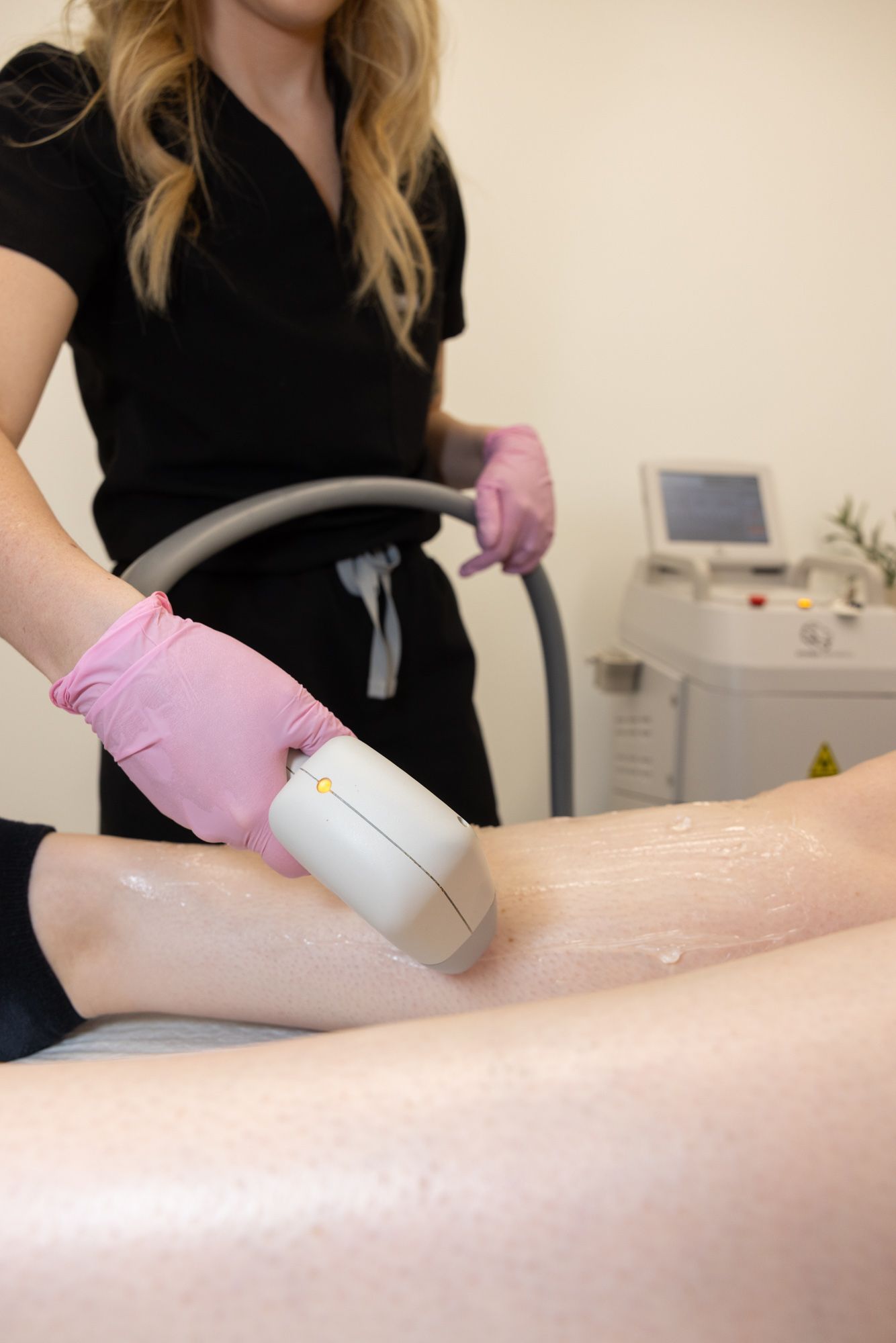 A before and after photo of a woman 's forehead with wrinkles.