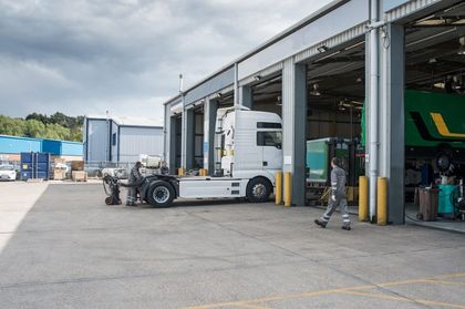 truck repair garage