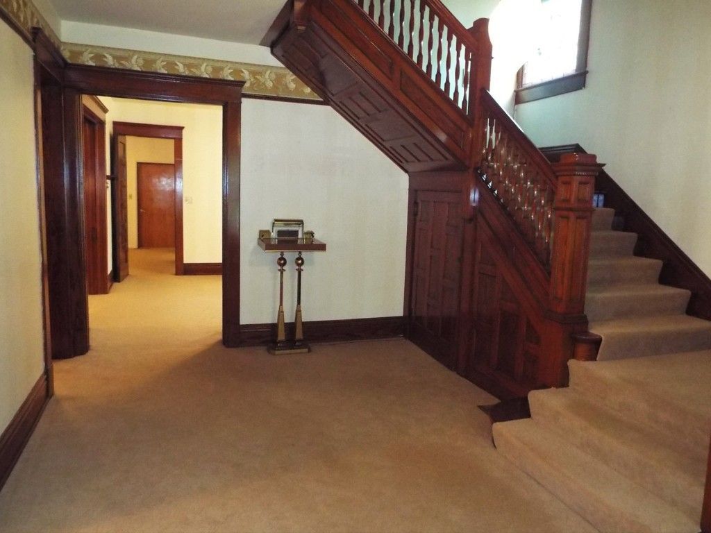 Day & Genda Funeral Home Mulberry Chapel in Mulberry, IN interior and exterior photos