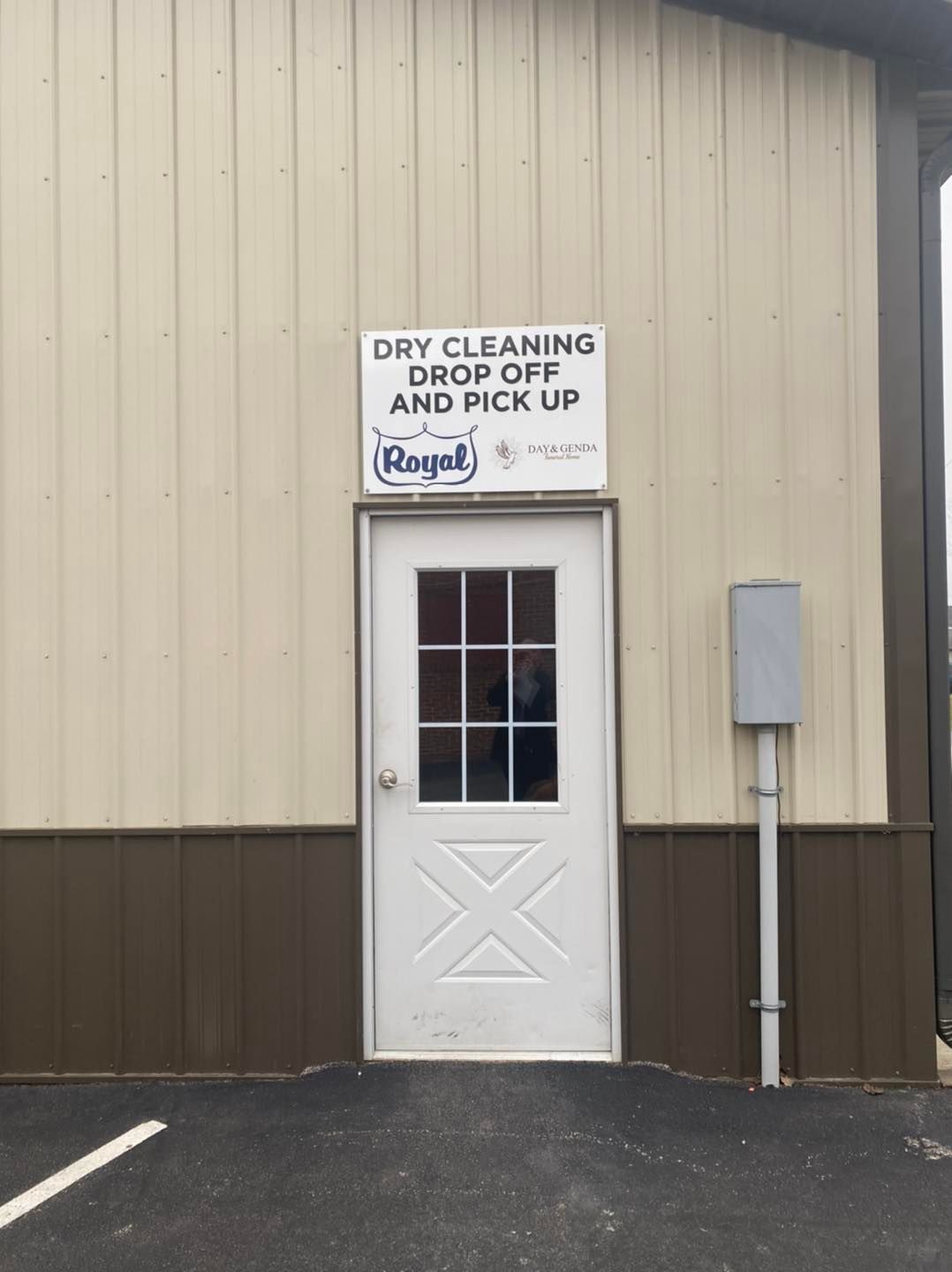 Dry cleaning front entrance