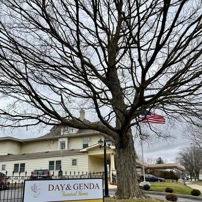 Exterior view of Day & Genda Funeral Home Frankfort location