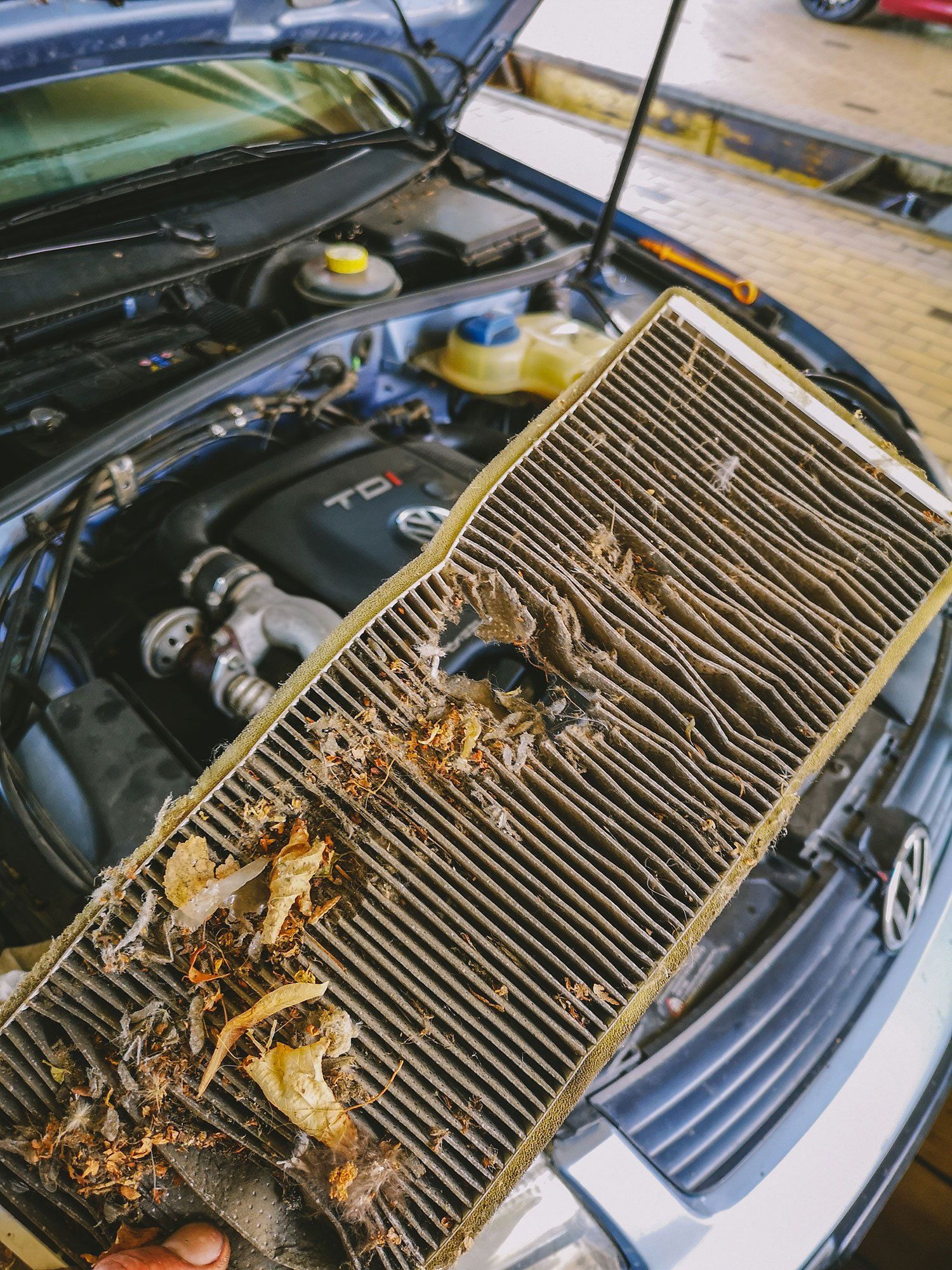 susidėvėjęs mašinos oro filtras