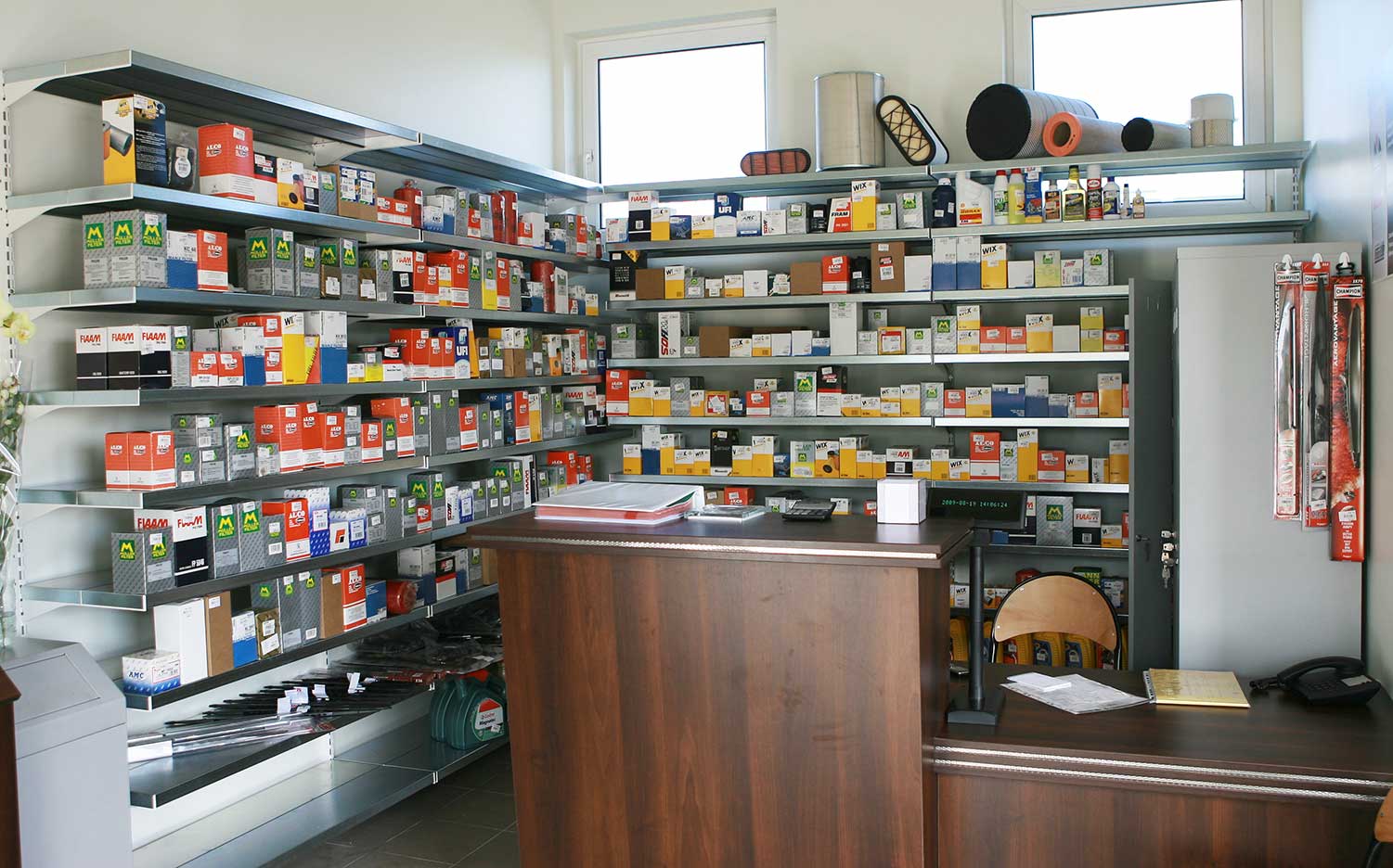 T taškas - parduotuvė autoservisas, šiauliai