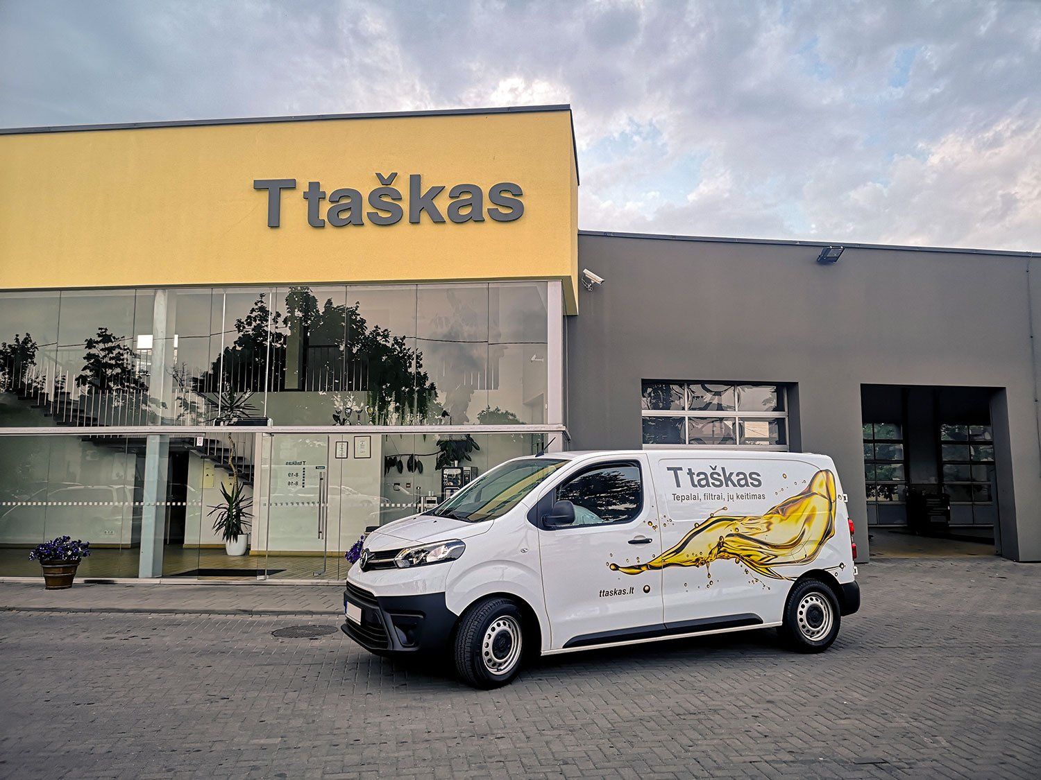 T taškas - parduotuvė autoservisas, panevėžys