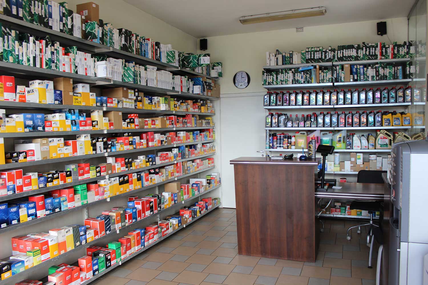 T taškas - parduotuvė autoservisas, ukmergė