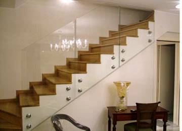 ringhiera in vetro per scala inerna