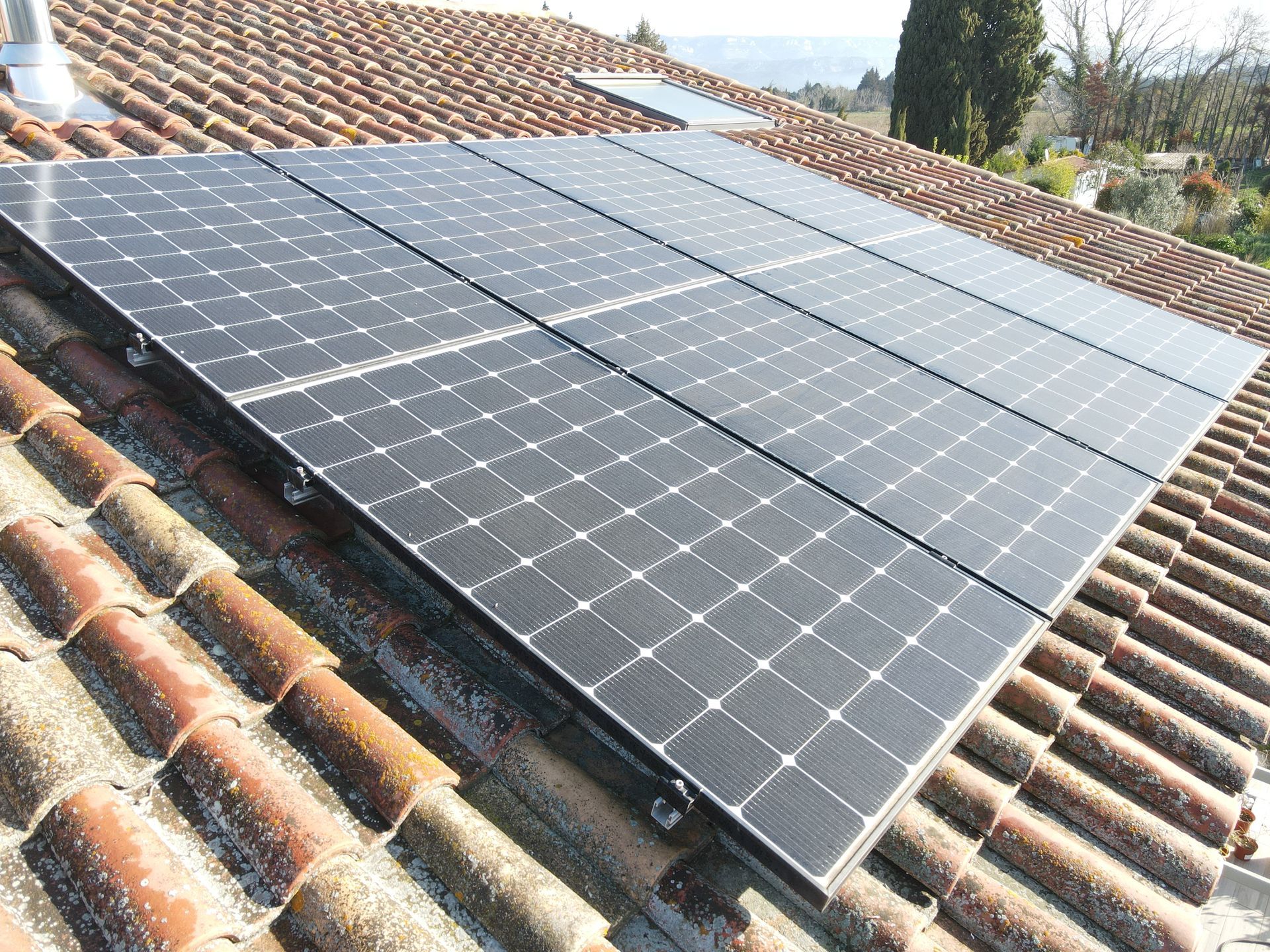 nettoyage panneaux solaires, surfaces vitrées par drone sénas bouches du rhône