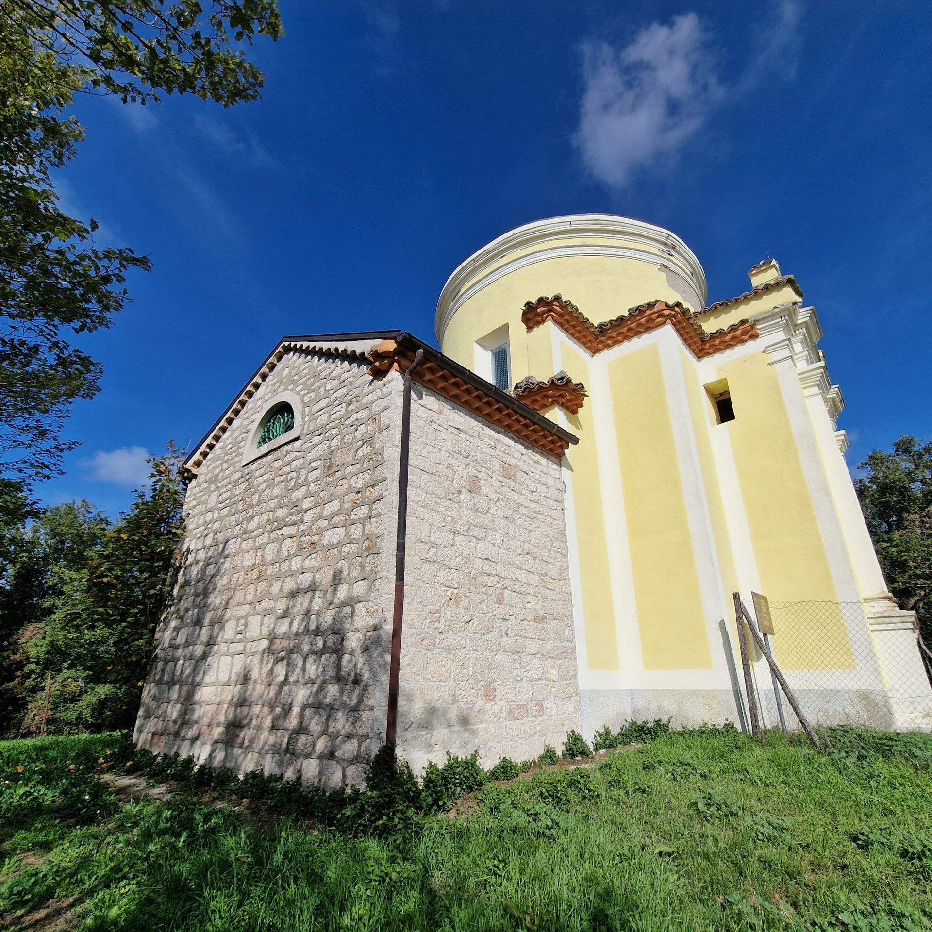 lavori chiesetta della madonna della neve del tratturo