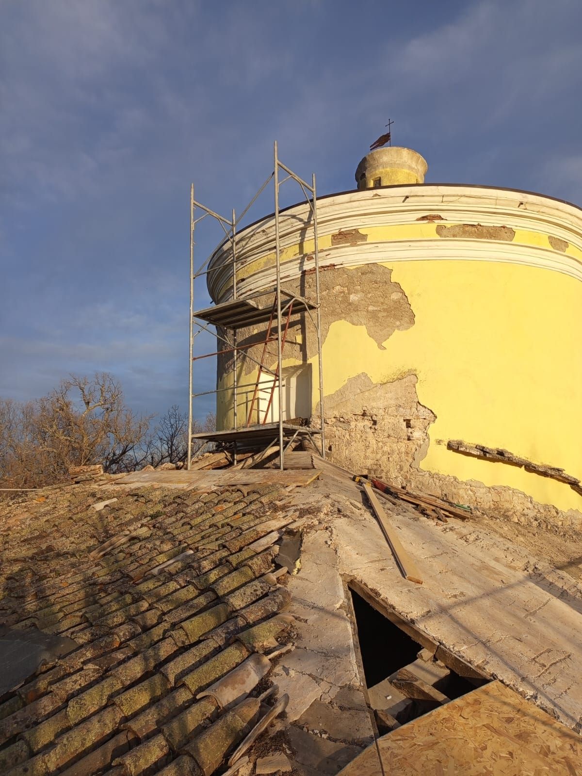 lavori chiesetta della madonna della neve del tratturo
