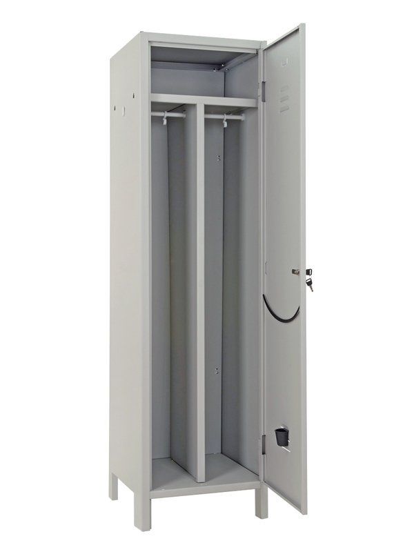 armadio con armadietti verticali