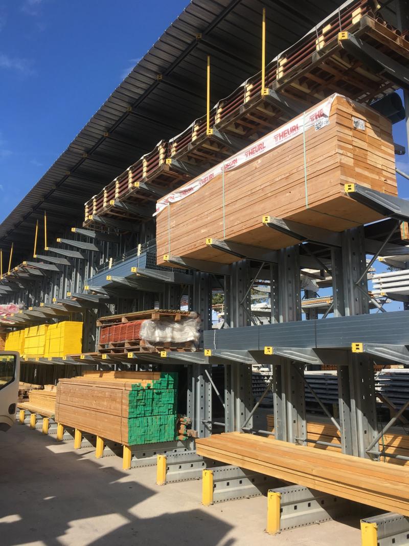 Scaffalature industriali ad Avellino e in Campania per stoccaggio mobili