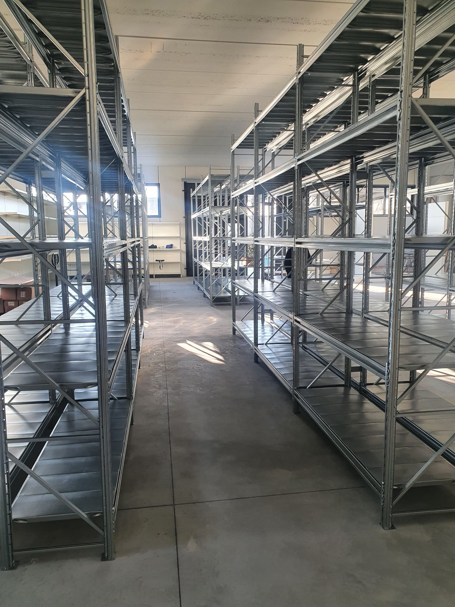 Scaffalature per magazzini a Napoli a campata
