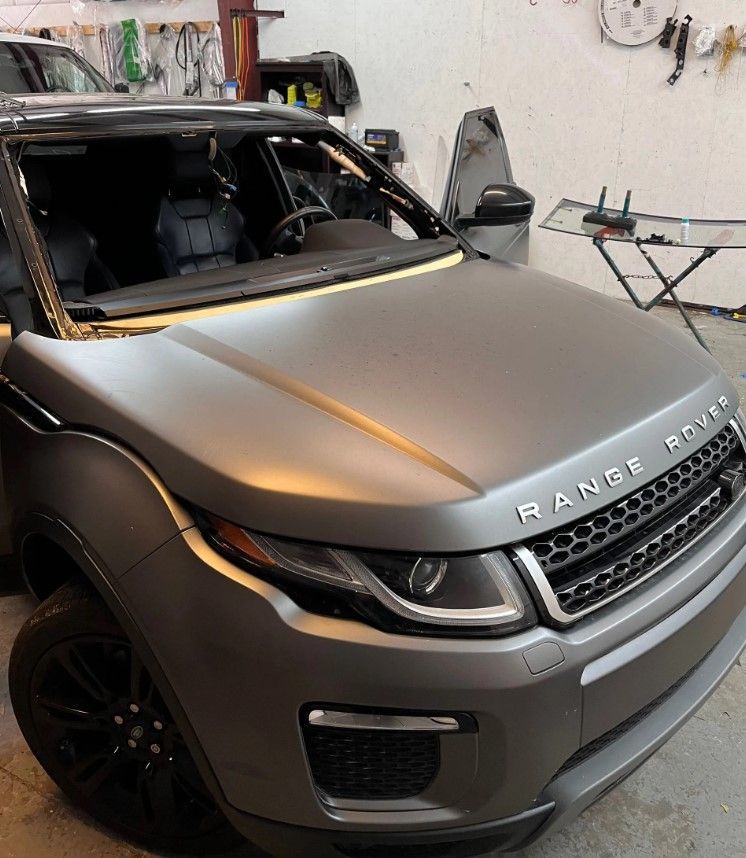 Before Range Rover windshield replacement in Myrtle Beach, SC