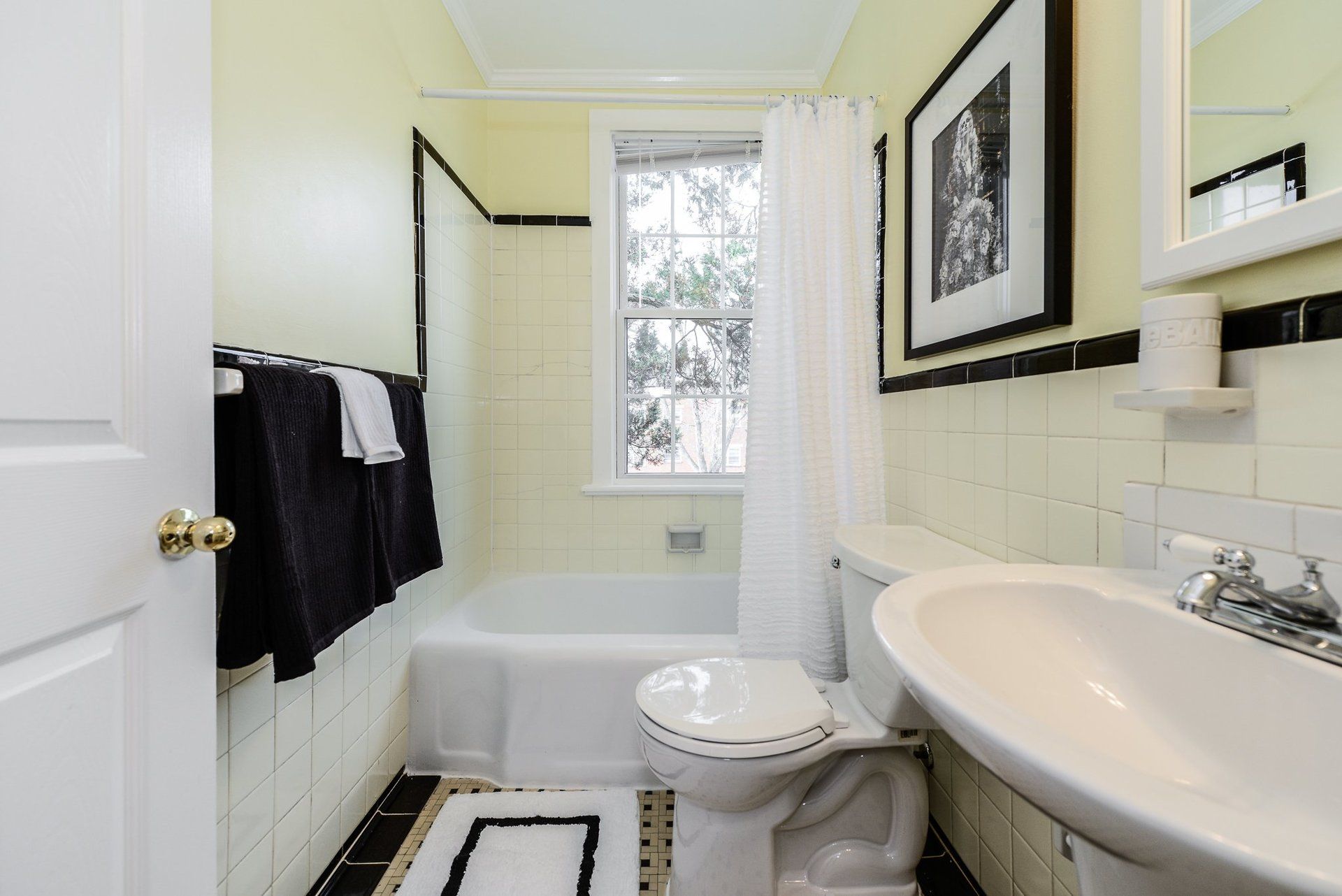 Art Deco Tile in Bright Bathroom