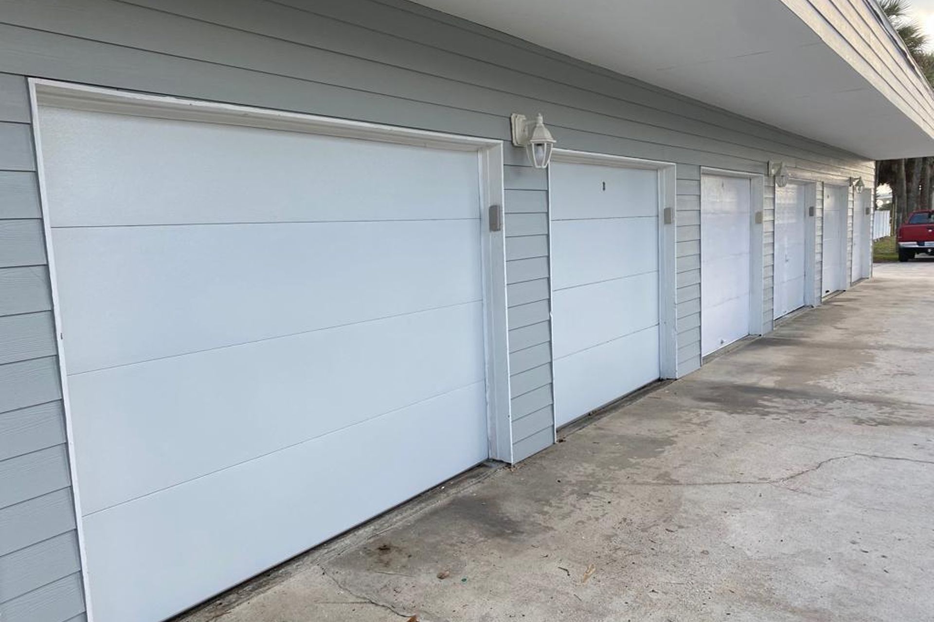 Key Factors to Consider When Choosing a Commercial Garage Door Company