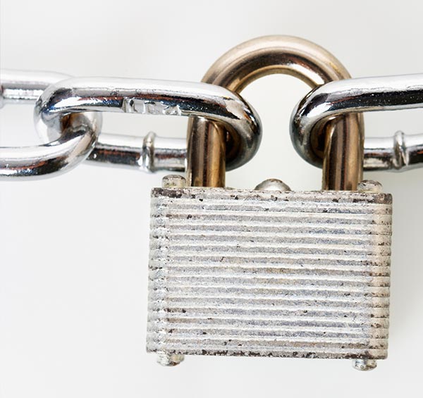 Metal padlock locked to chains - Security Safe & Lock Inc in Bellevue, WA