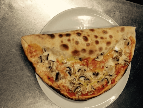 pizza fritta con ricotta