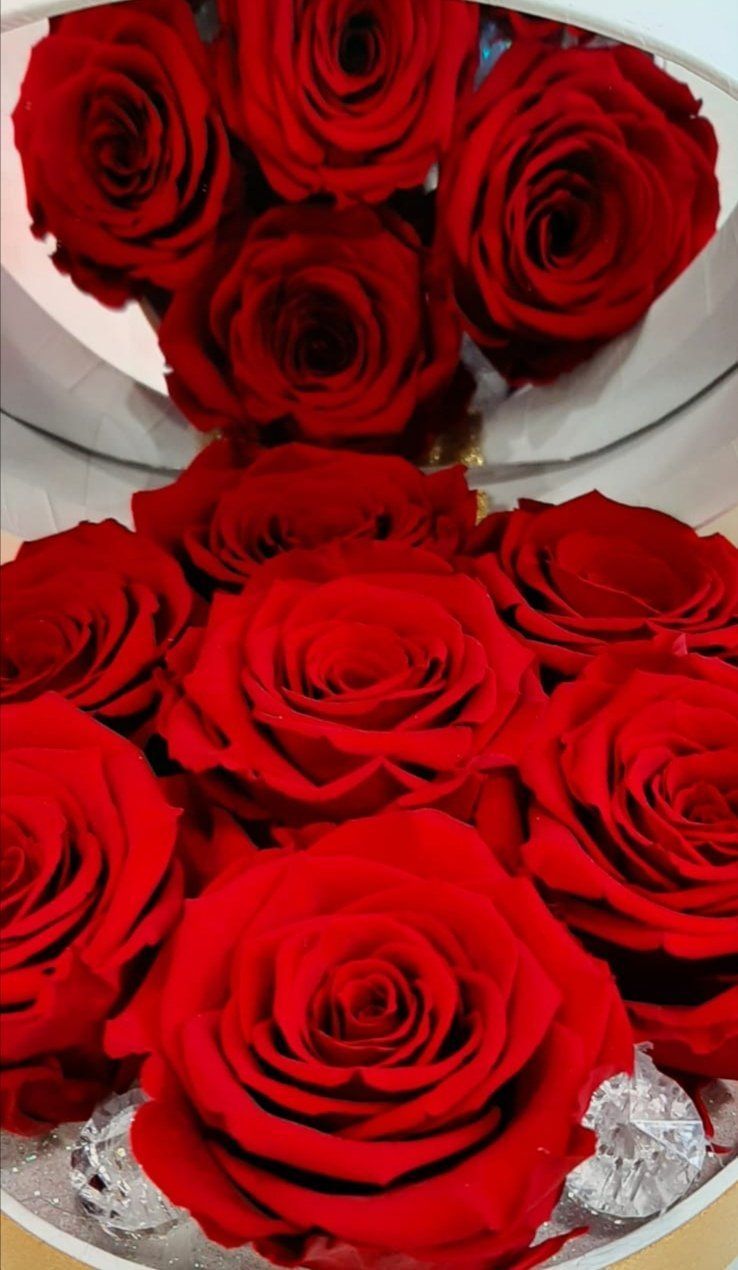 composizione con rose rosse