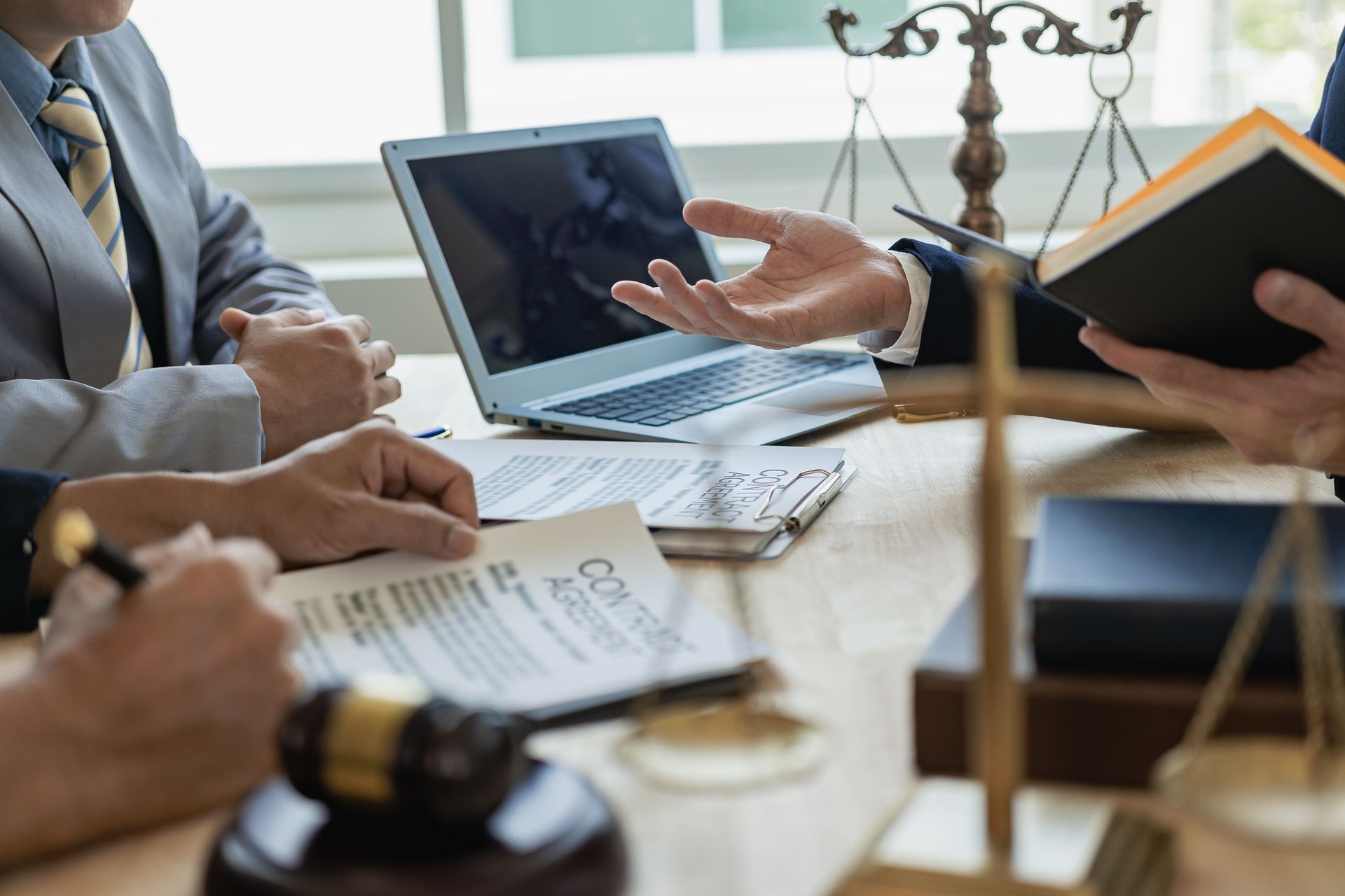 Quando contratar advogado empresarial para auditoria trabalhista preventiva?