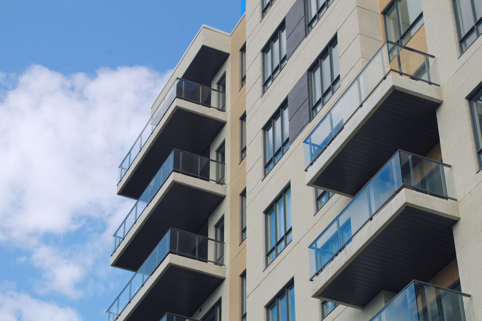 Quando o síndico deve acionar advogado condominial por danos estruturais Quando o síndico deve acionar advogado condominial por danos estruturais