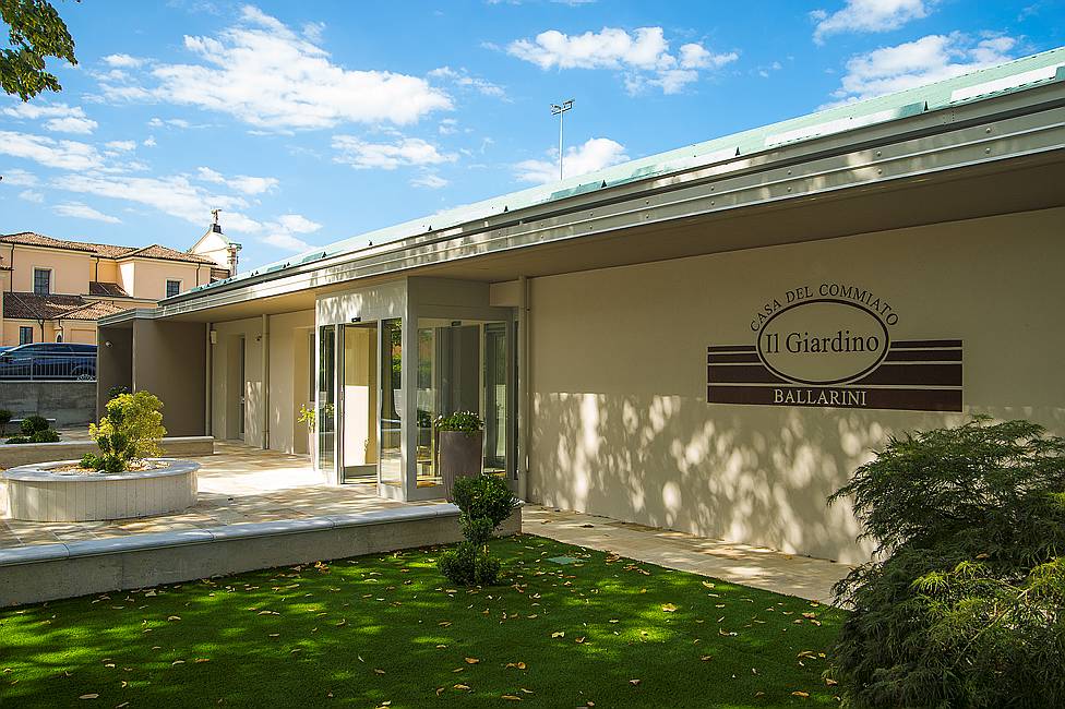 Giardino interno  della Casa del Commiato Il Giardino